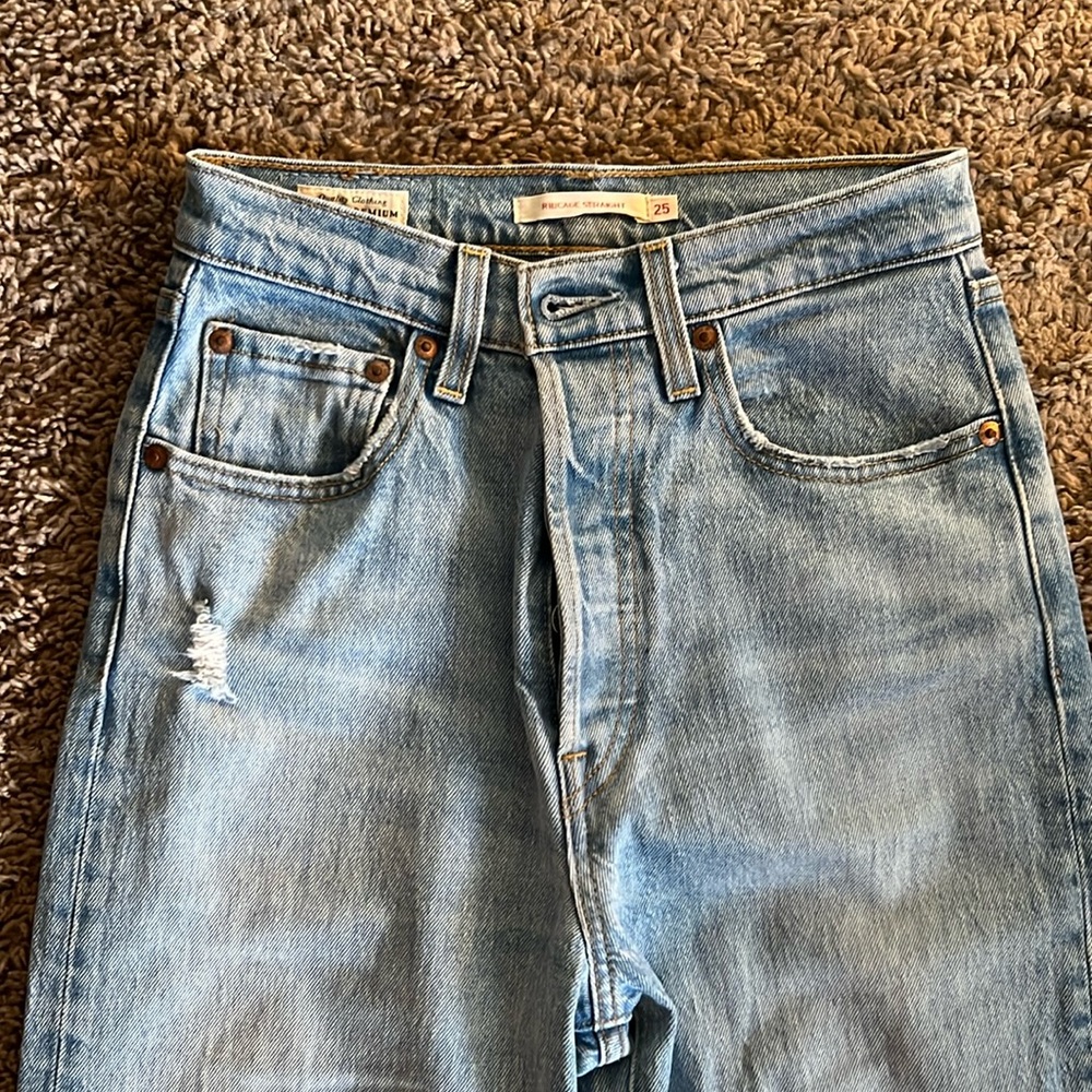 Levi’s Ribcage Jeans